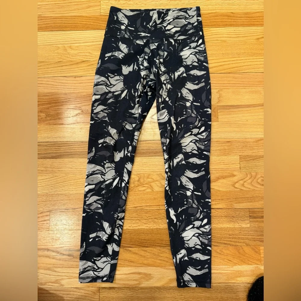 Balance Collection Black/Grey High Rise Workout Leggings - Picture 3 of 6